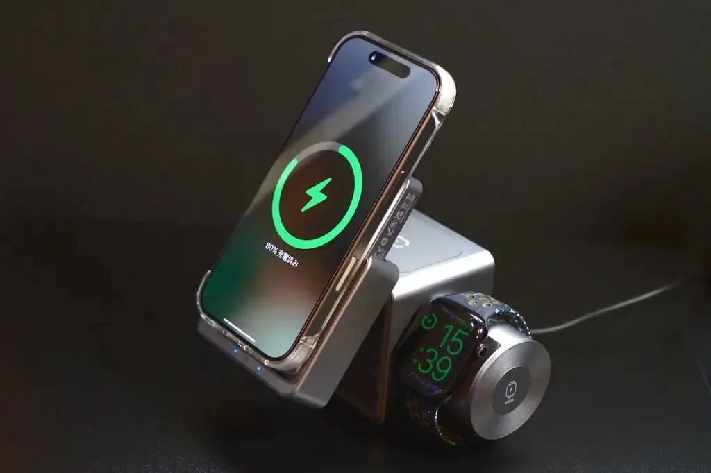 M4充電中のデバイス