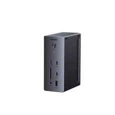 白背景に置かれたダークグレーのUGREEN製電子機器で、前面には複数のUSBポートやSDカードスロットが配置されています。PC周辺機器のドッキングステーションやUSBハブと見られます。