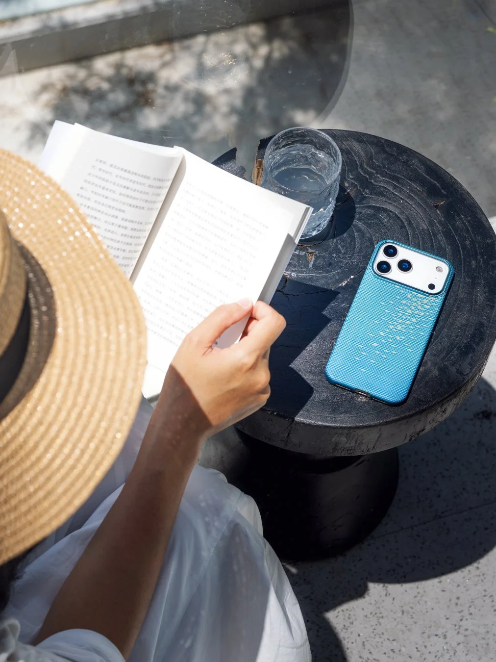 読書とスマホケース