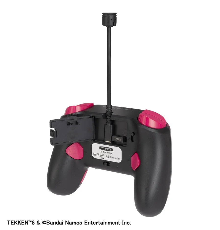 コントローラー背面、無線レシーバー収納部分