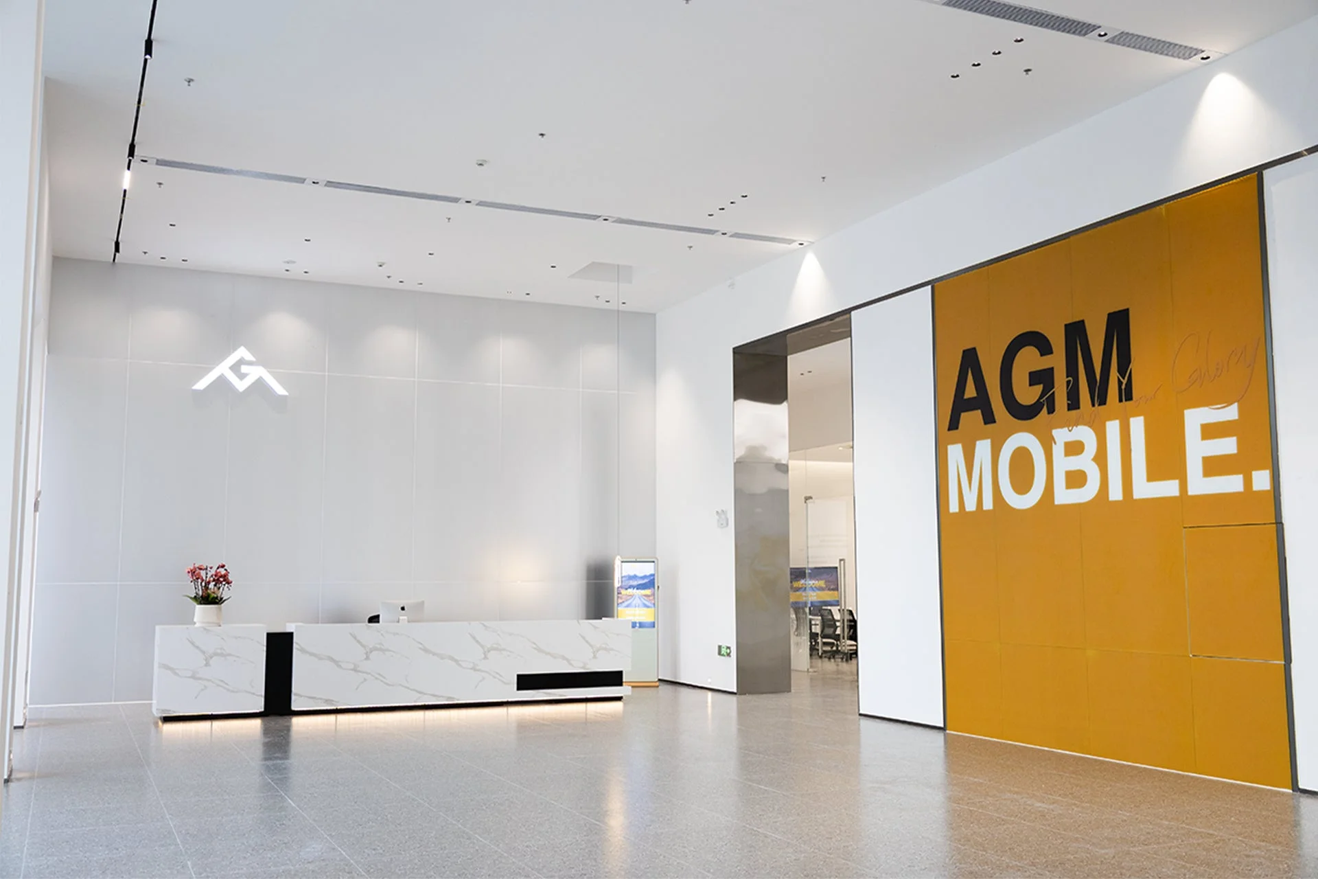 AGM Mobile エントランス