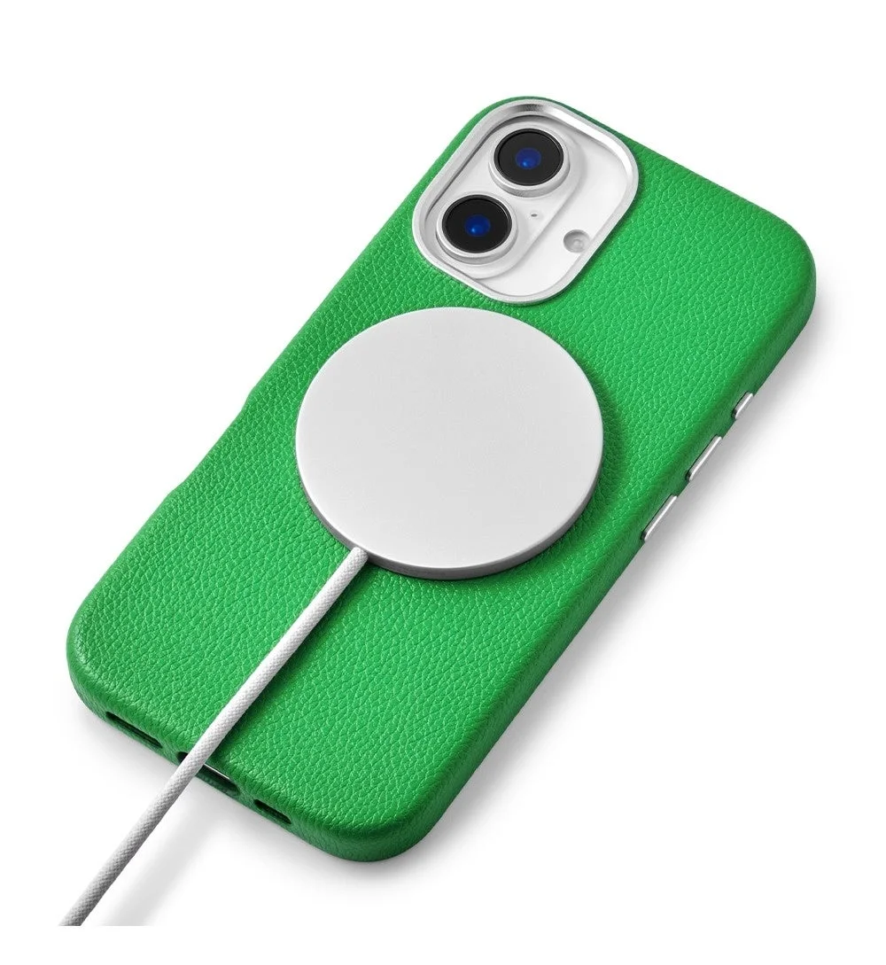 MagSafe充電中のMag Plain Case