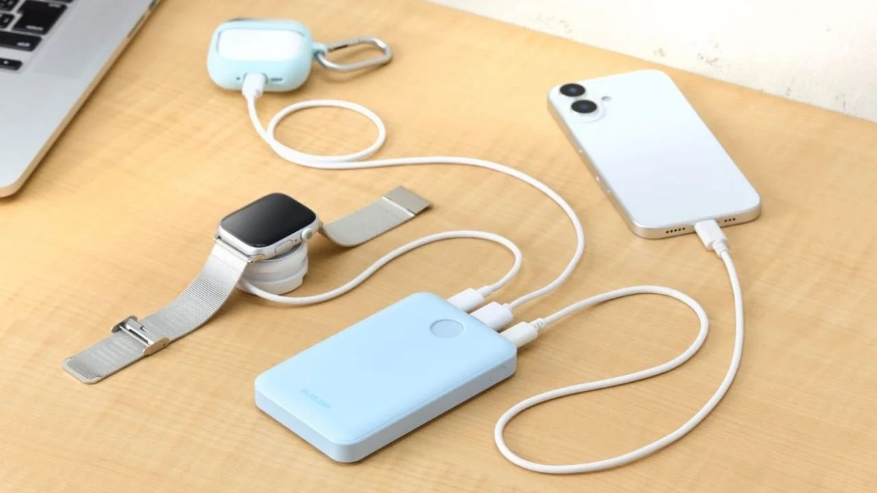 モバイルバッテリーで複数の機器を充電