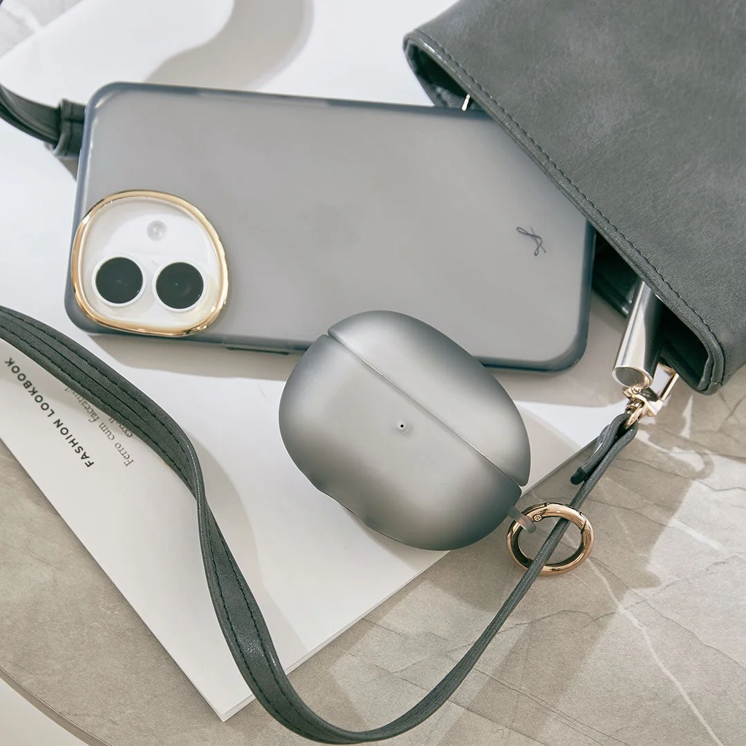 スマートフォンとイヤホンケースのコーディネート例