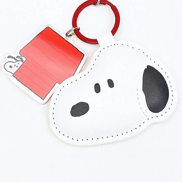 ドッグハウスとスヌーピーのチャーム