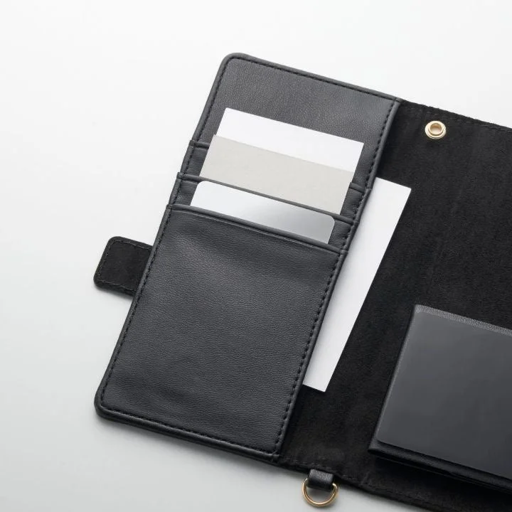 カードが収納されたカードケース