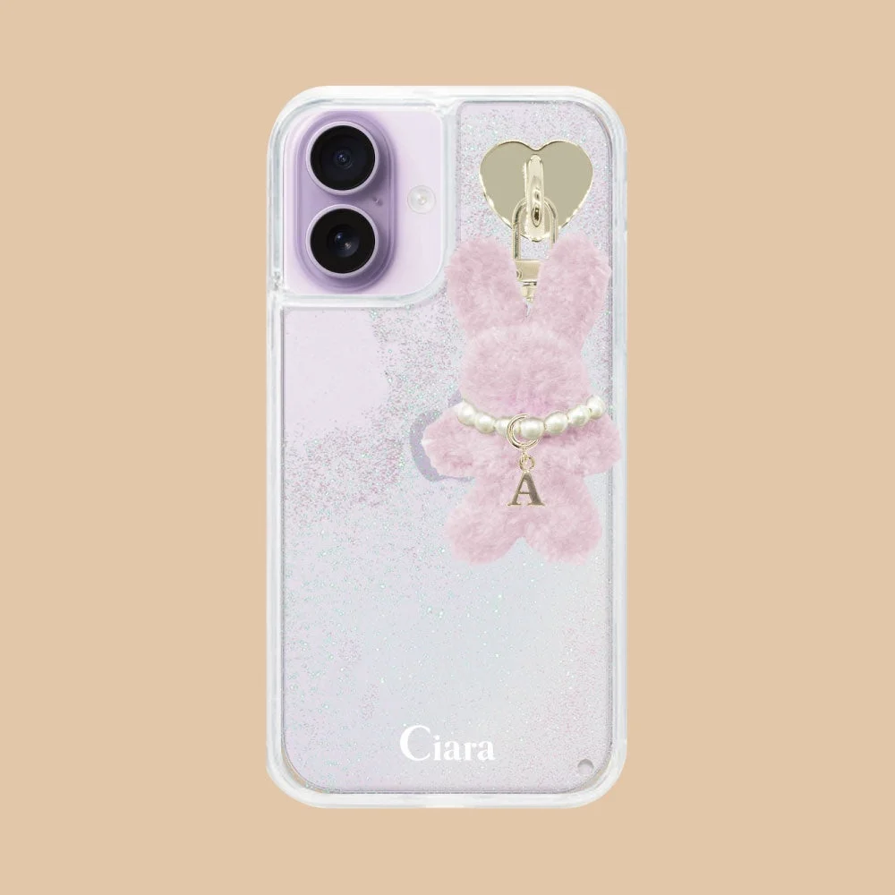 Ciaraのミニラビットモールドールチャームをつけたスマホケース