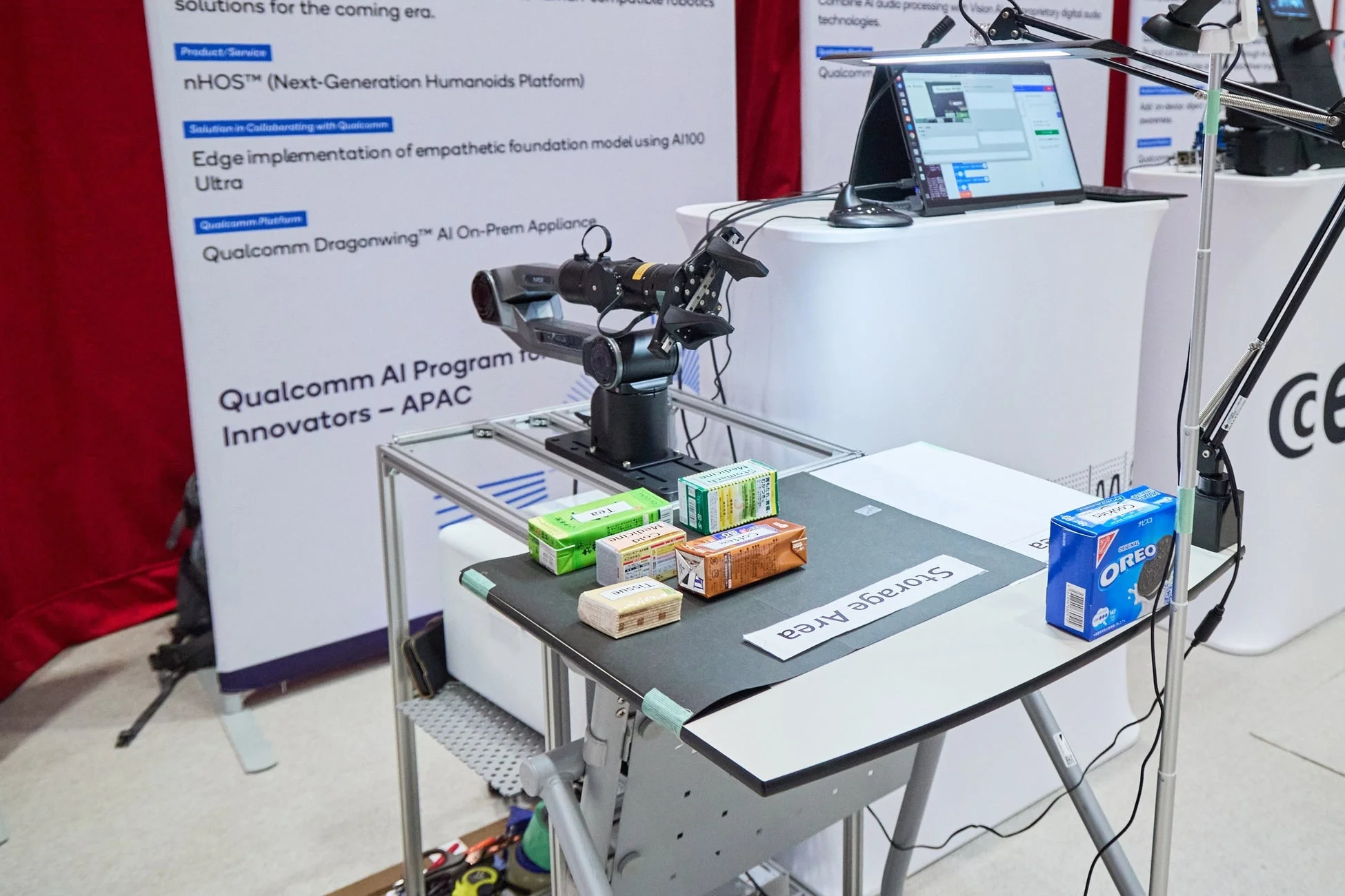 Qualcomm AIプログラムのデモンストレーション風景