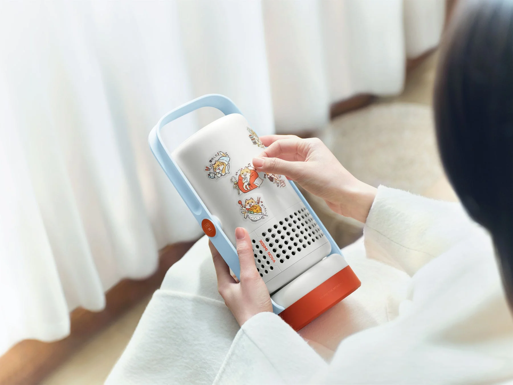 猫のステッカーで飾られたNova