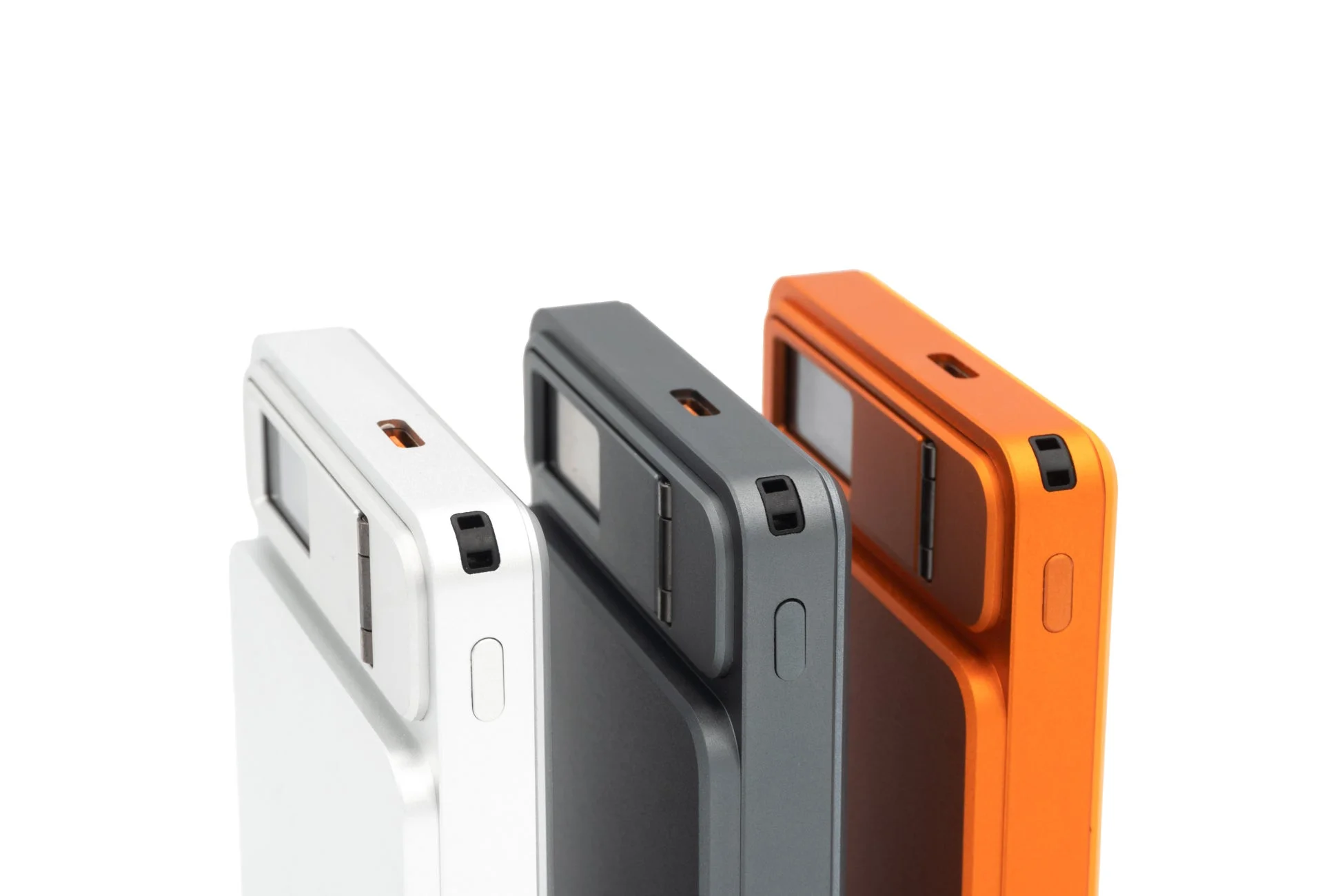 Element Metal Power Bank 8000の3色