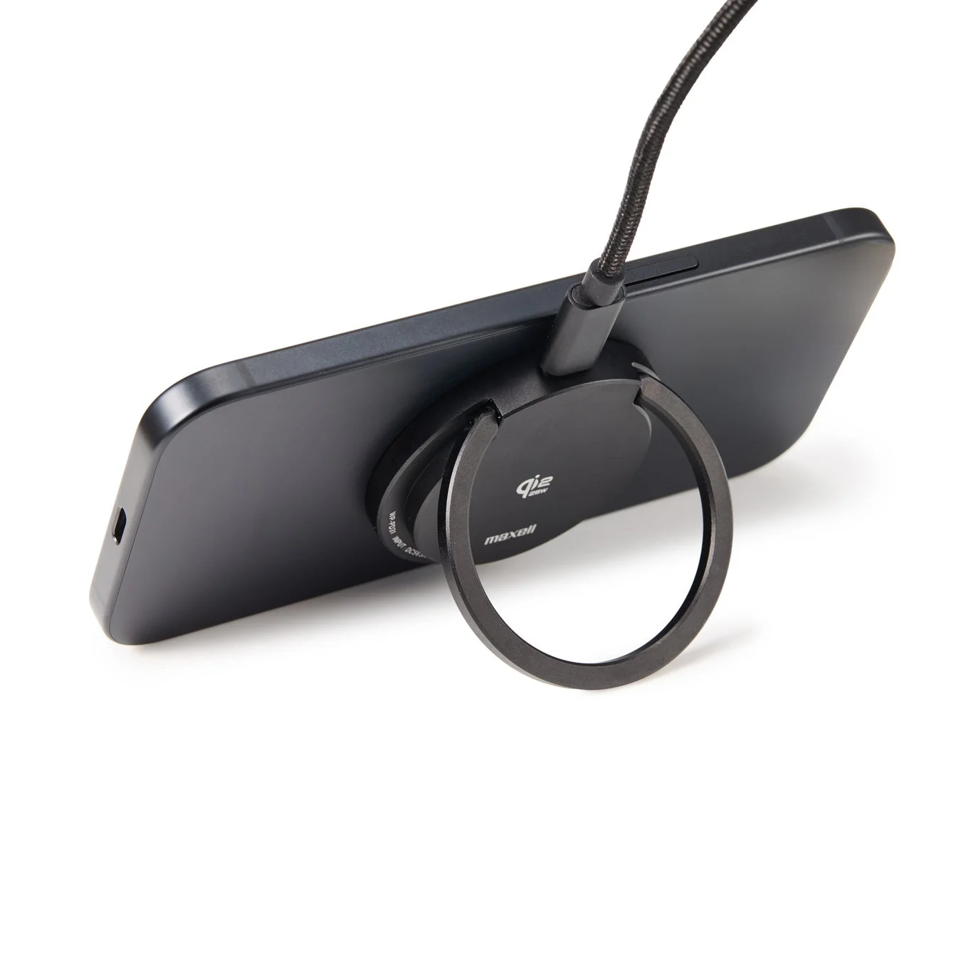 スマートフォンを横にして充電