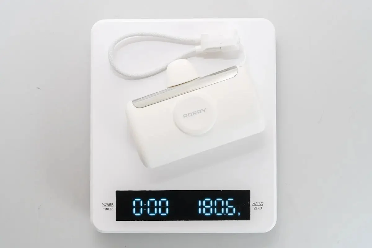 モバイルバッテリーの重さ