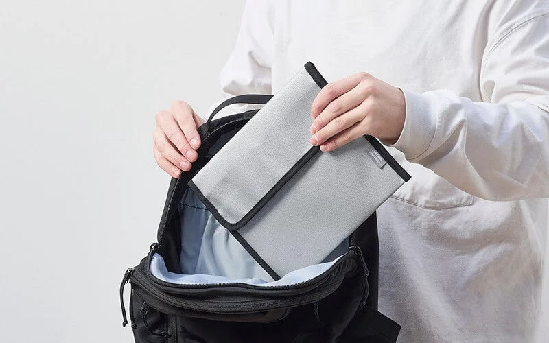 Lサイズをリュックに収納