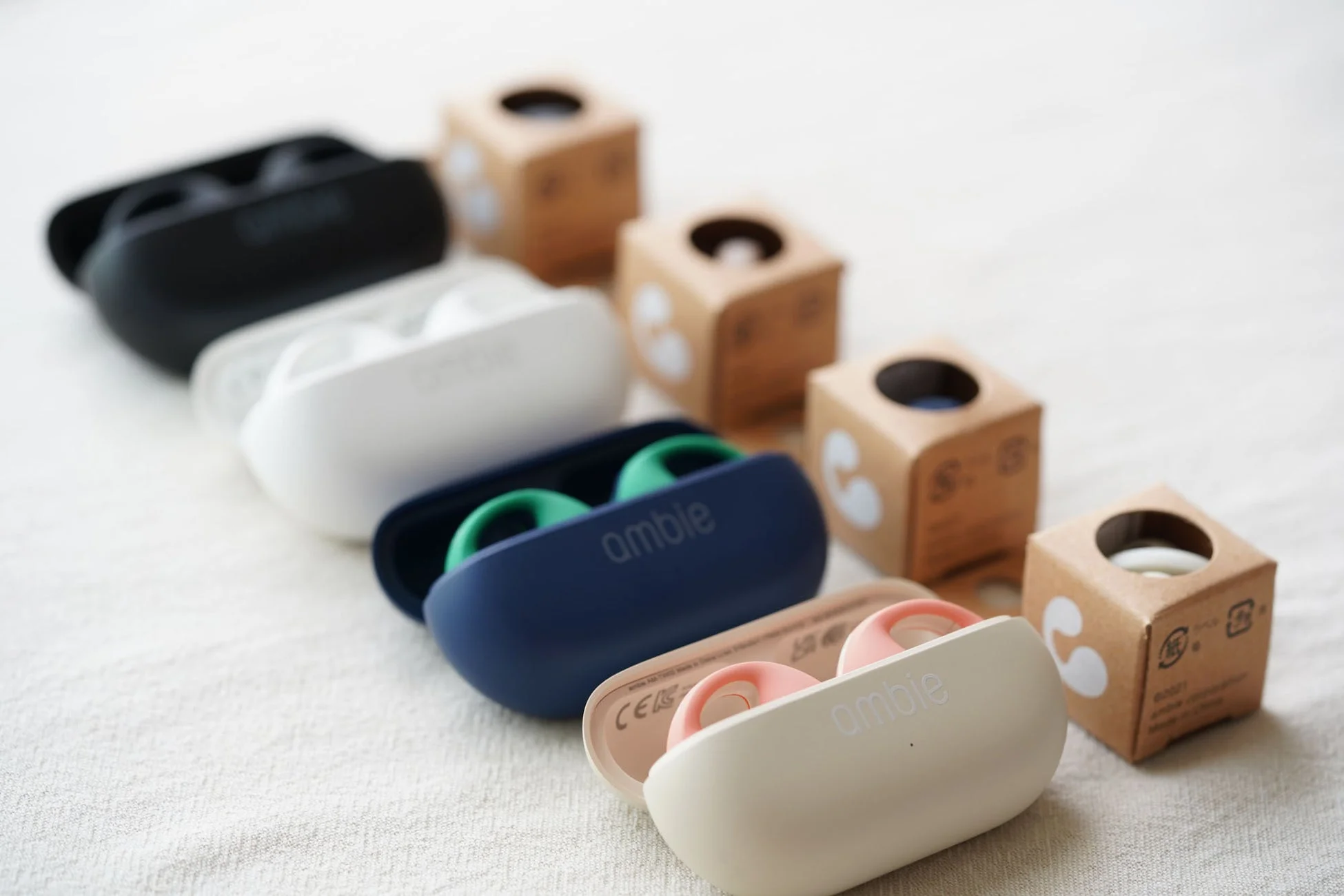 ambieワイヤレスイヤホン、マルチカラー、パッケージ