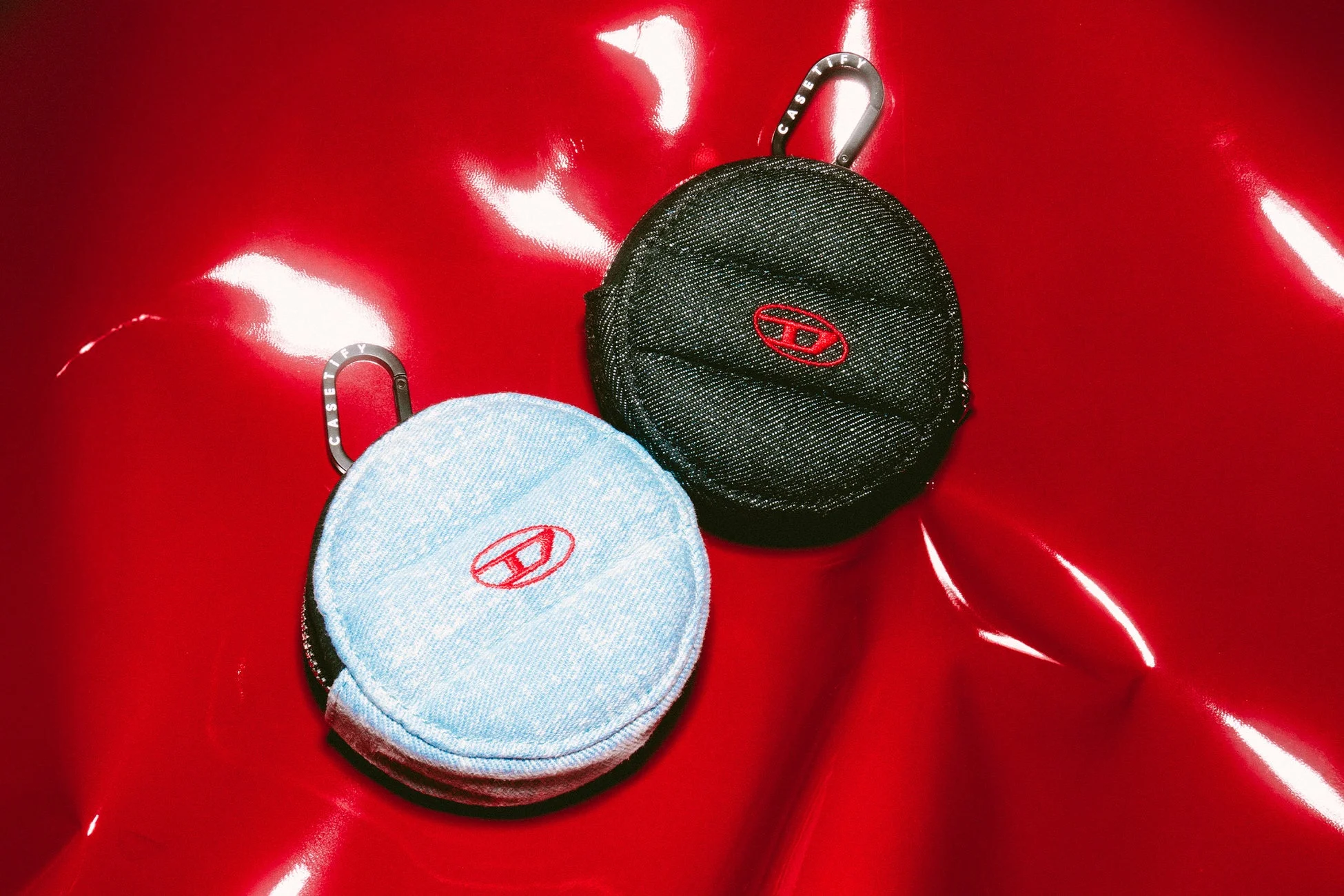 DIESELロゴのデニムポーチ