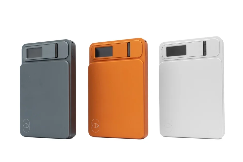 3色のモバイルバッテリー