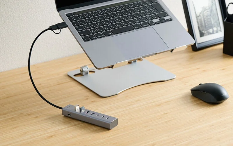 ノートPCとUSBハブの作業環境
