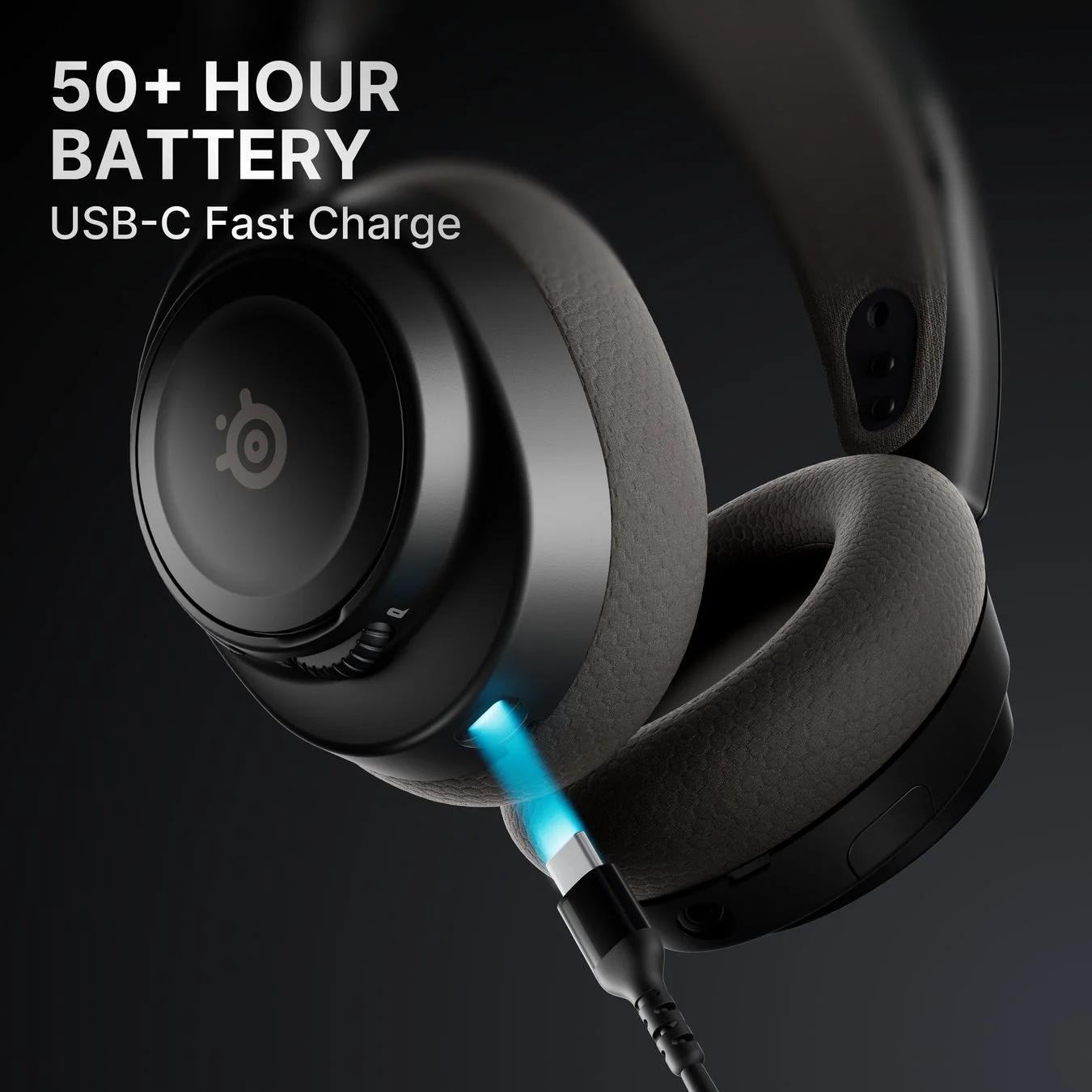 USB-C急速充電中のヘッドホン