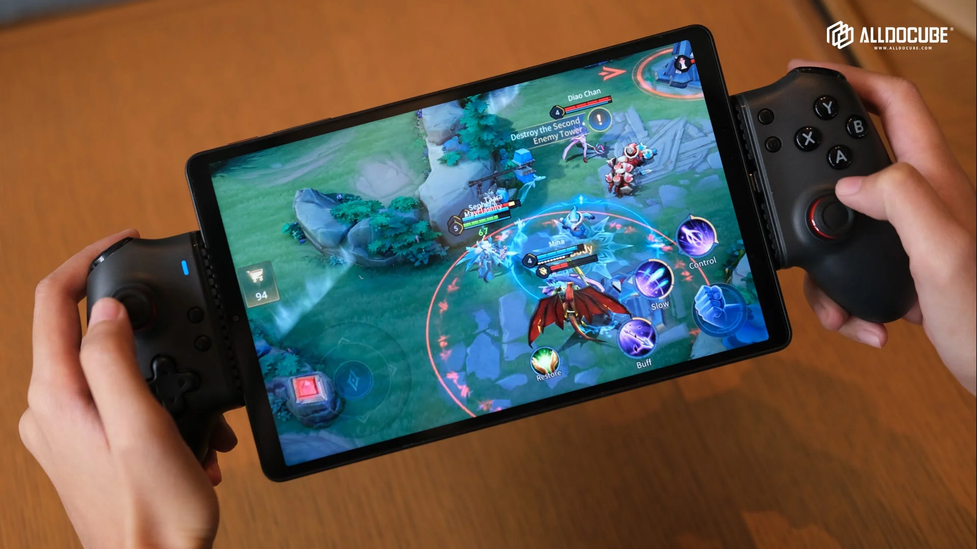 ALLDOCUBEタブレットでゲームをプレイ