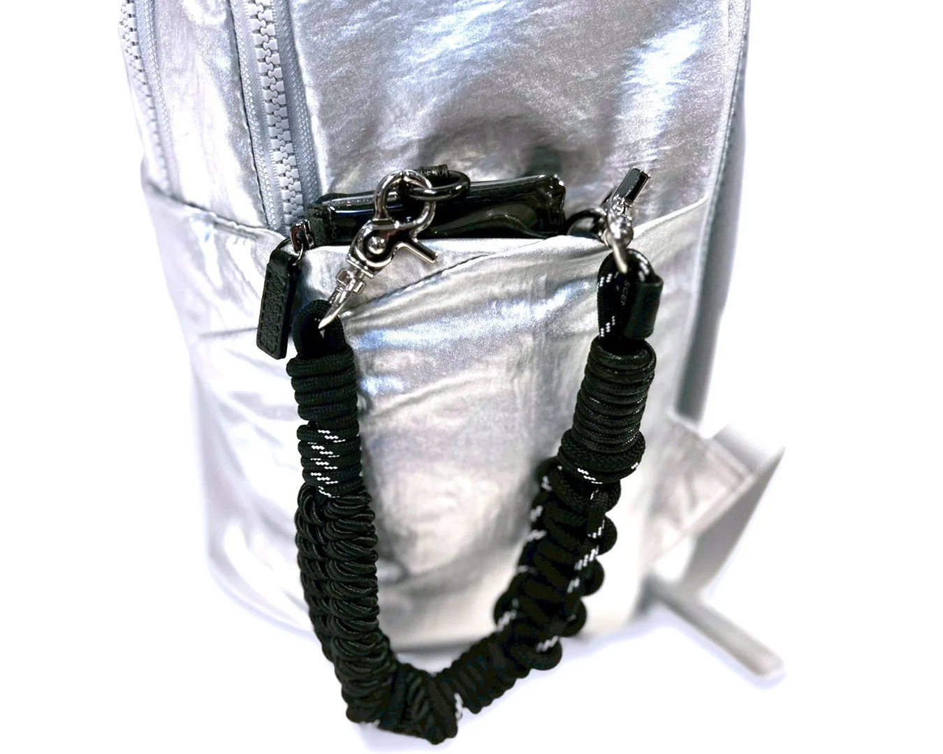 N packのサイドポケットとDカン