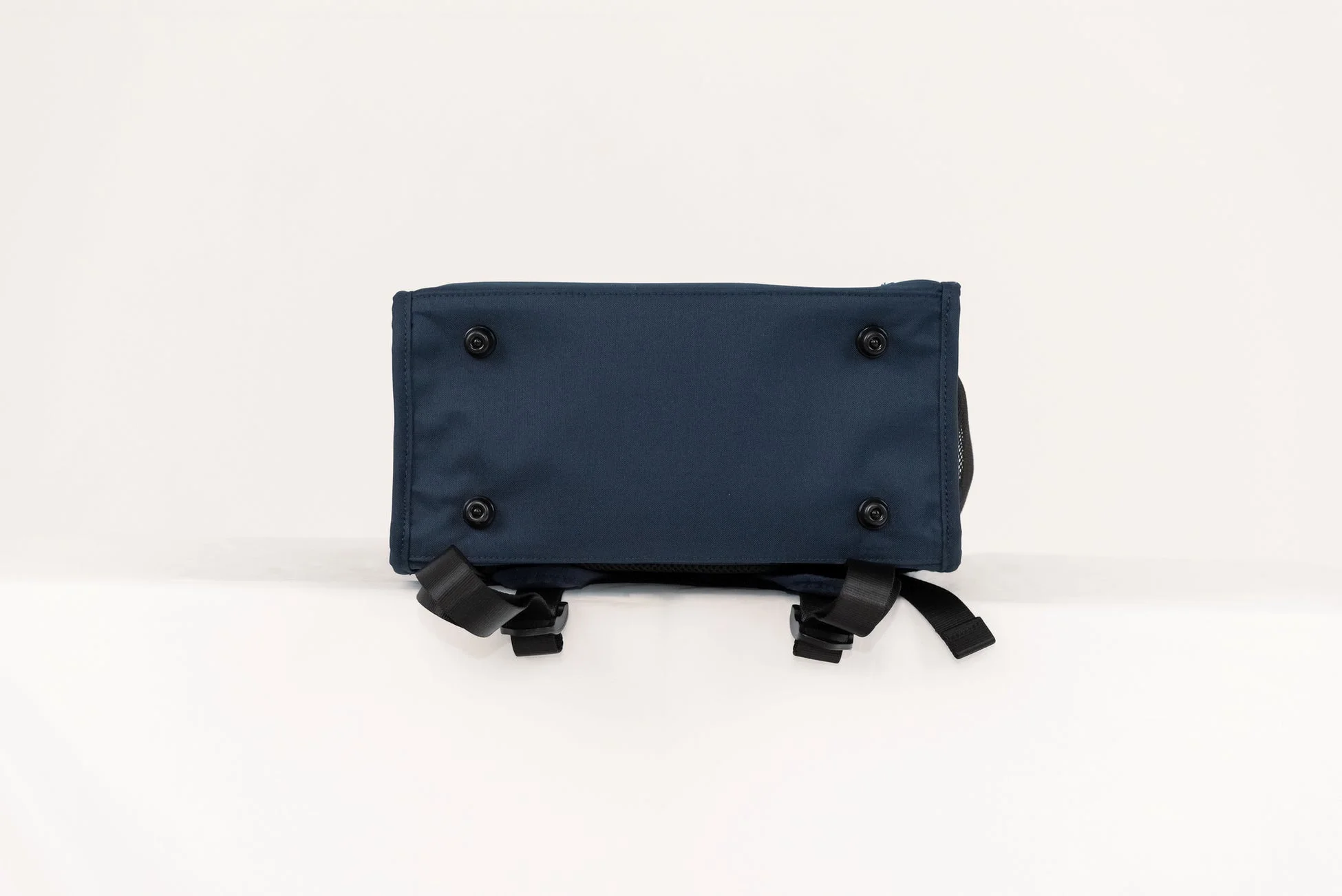 バックパックの底面