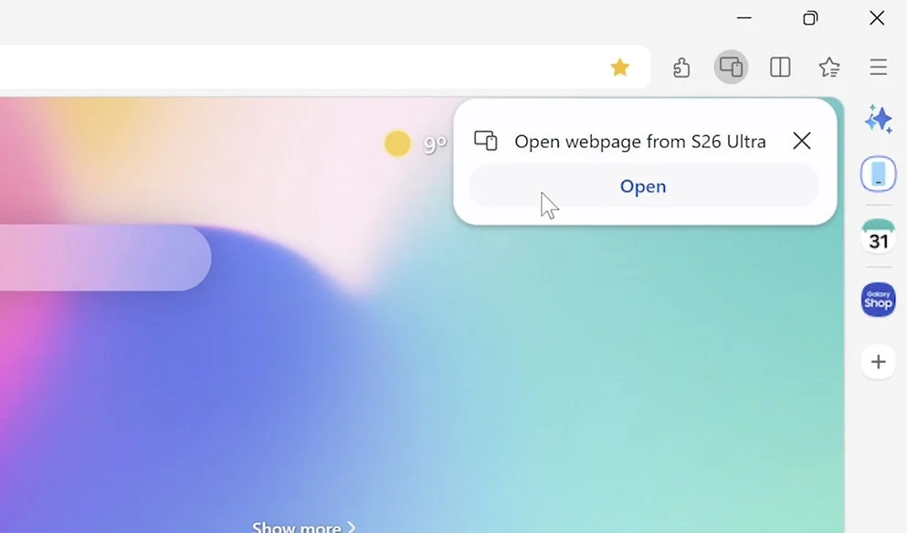 PCのウェブブラウザ画面上に、S26 Ultraからのウェブページを開くか尋ねる通知が表示されており、「開く」ボタンにマウスカーソルが合わされています。スマートフォンとPCの連携機能を示す画面です。
