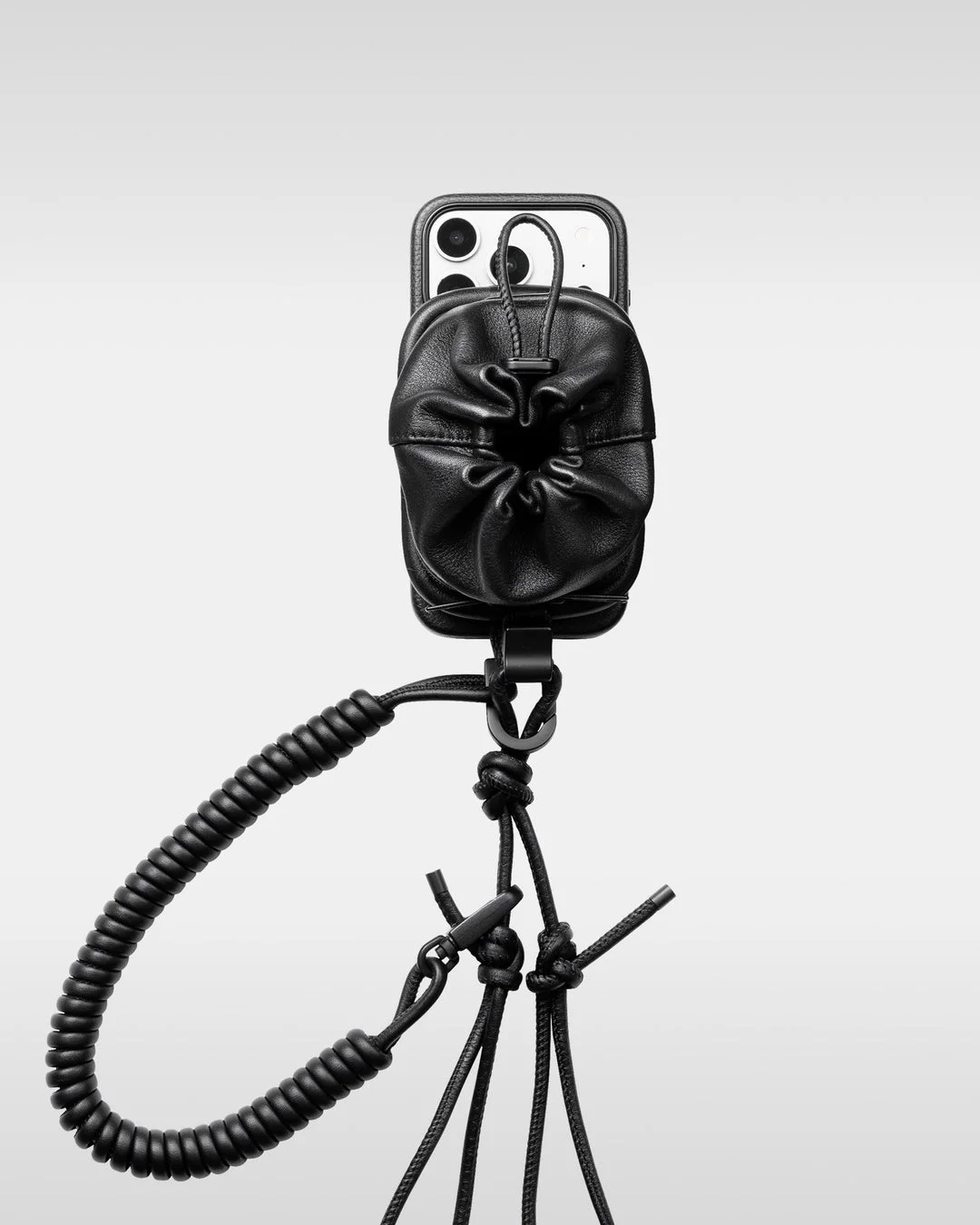 over engineering MagWear leather purseのストラップとポーチ