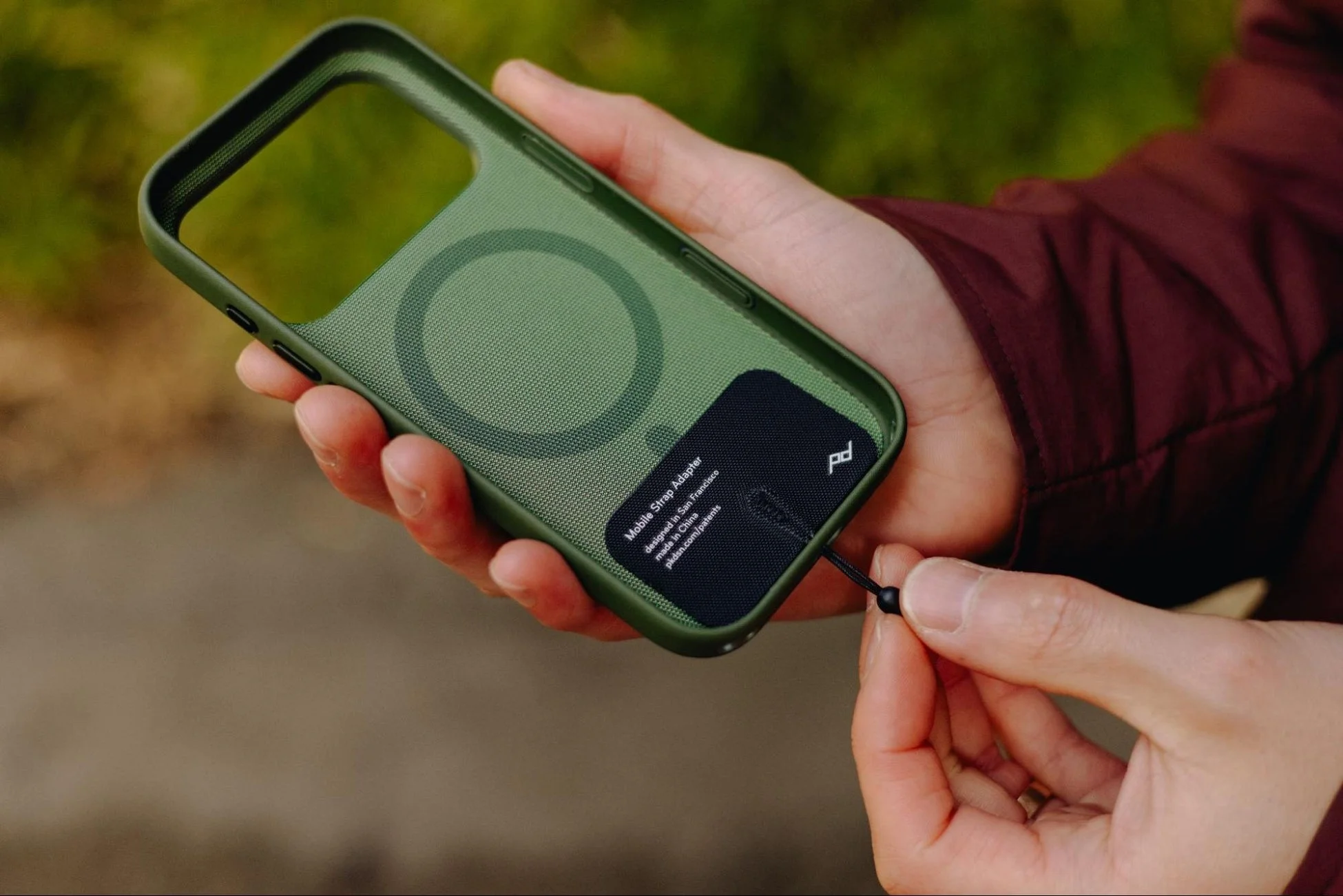 モバイル ストラップ アダプターの装着イメージ