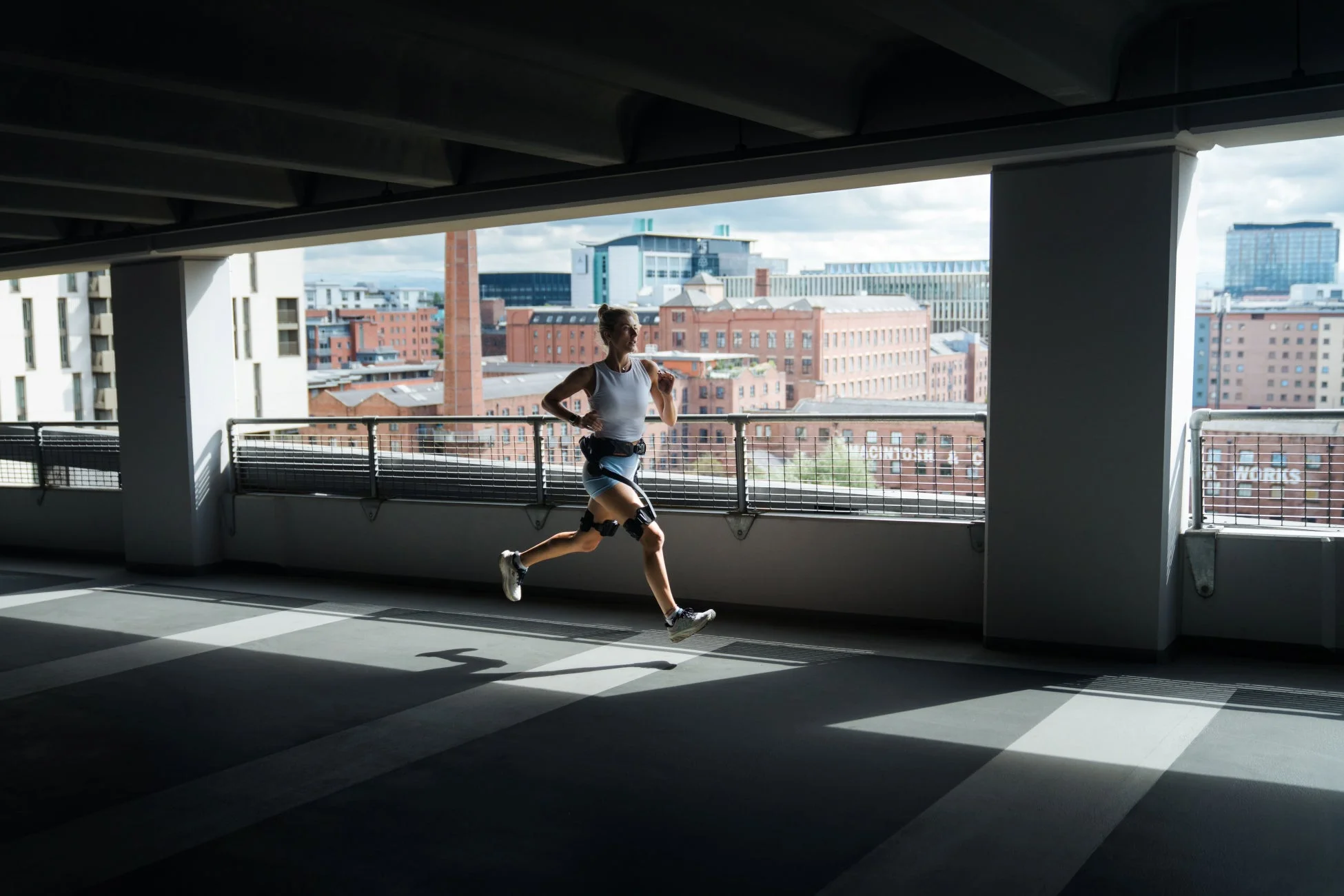 女性がランニング