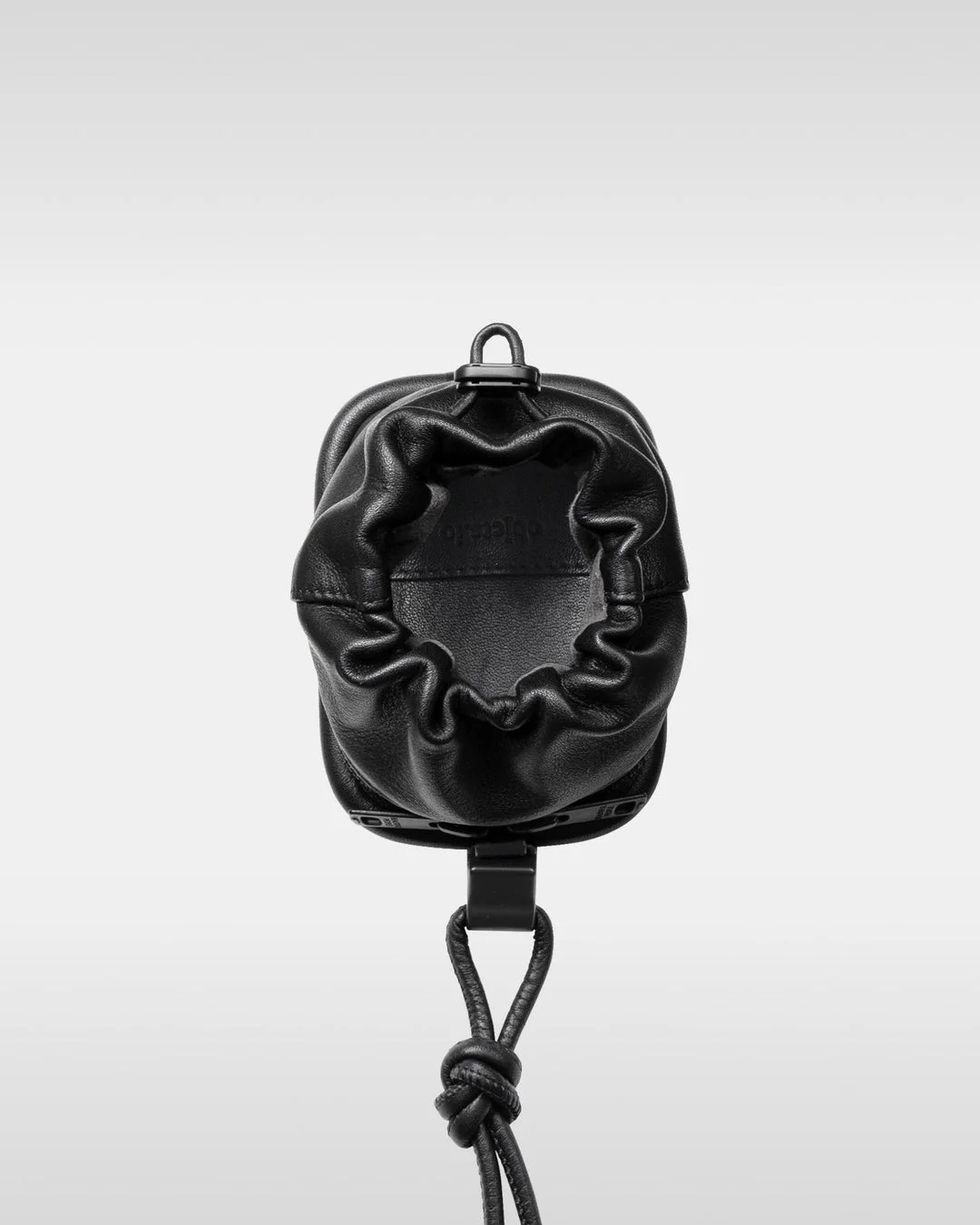 over engineering MagWear leather purseのポーチ