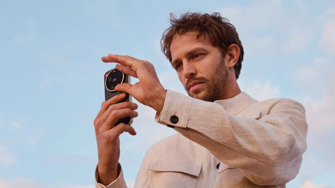 カメラリングを操作する様子