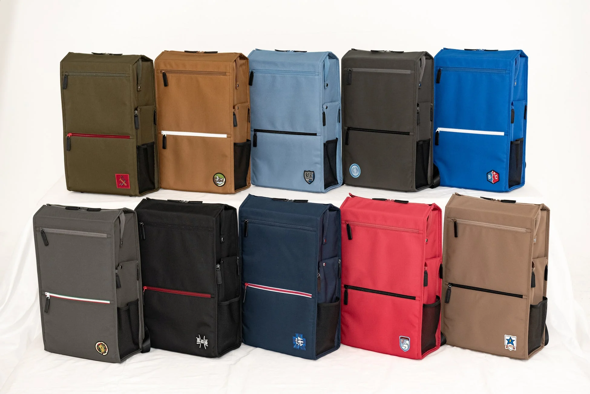 並べられたバックパック