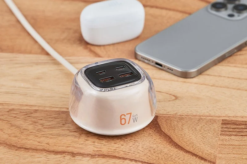 多様なデバイスを充電する様子