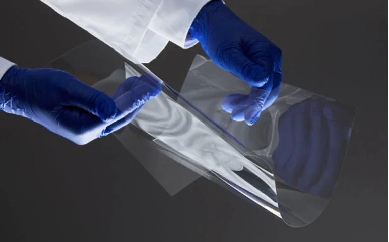 フレキシブル素材を扱う手