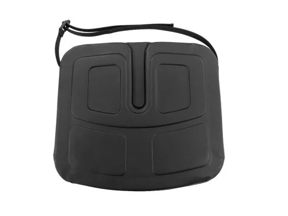 黒色のクッション性のあるシートパッド