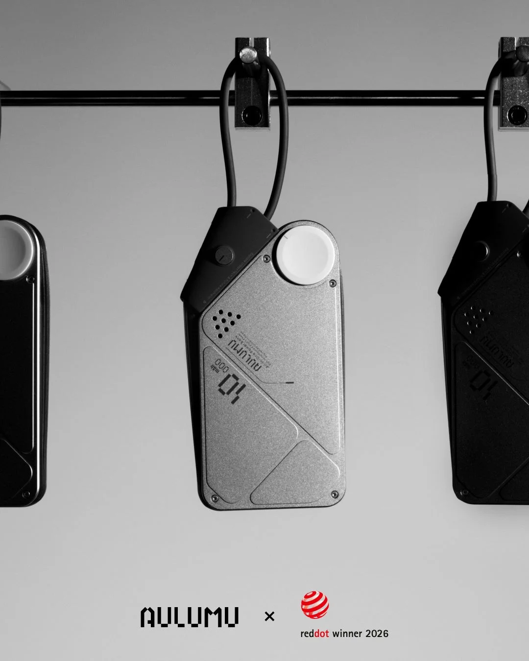 AVULUMU製モバイルバッテリーのようなガジェット