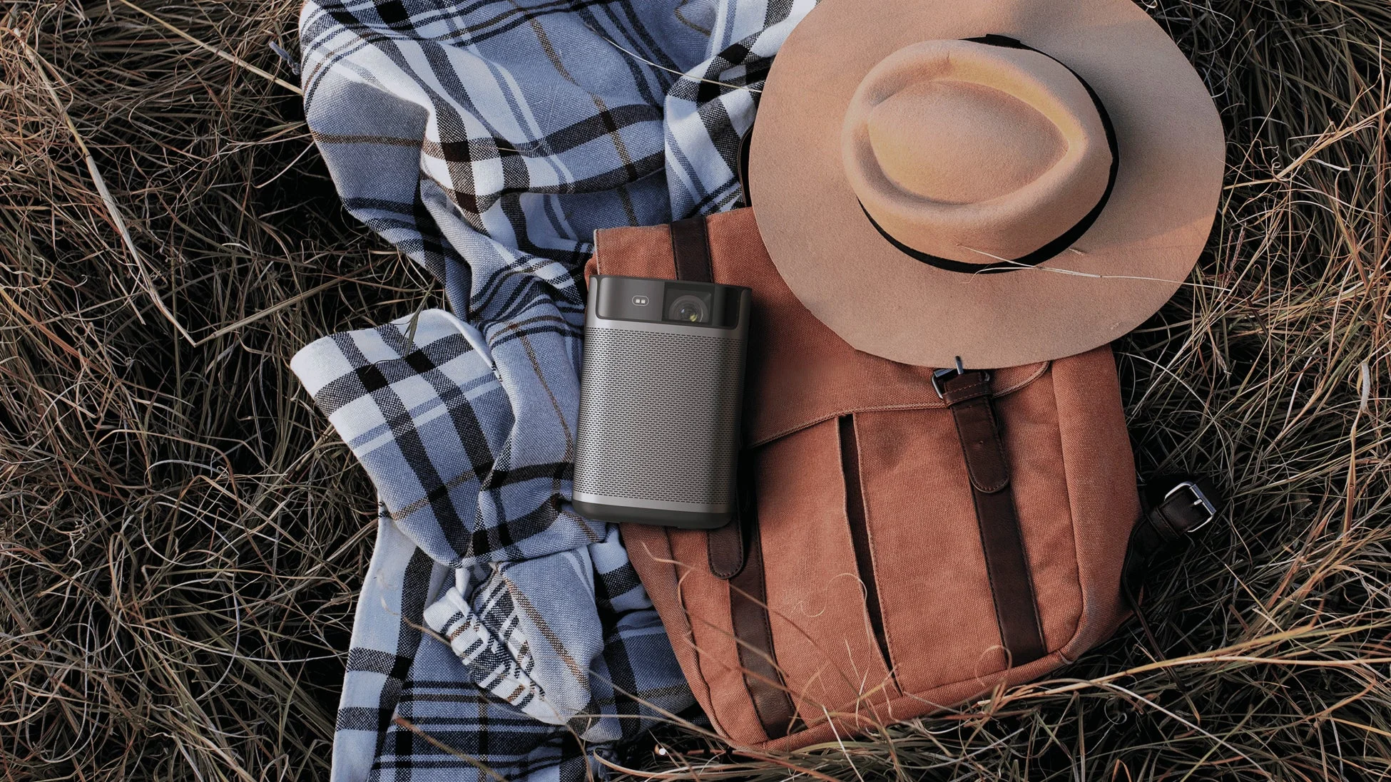 アウトドアでのプロジェクター利用シーン