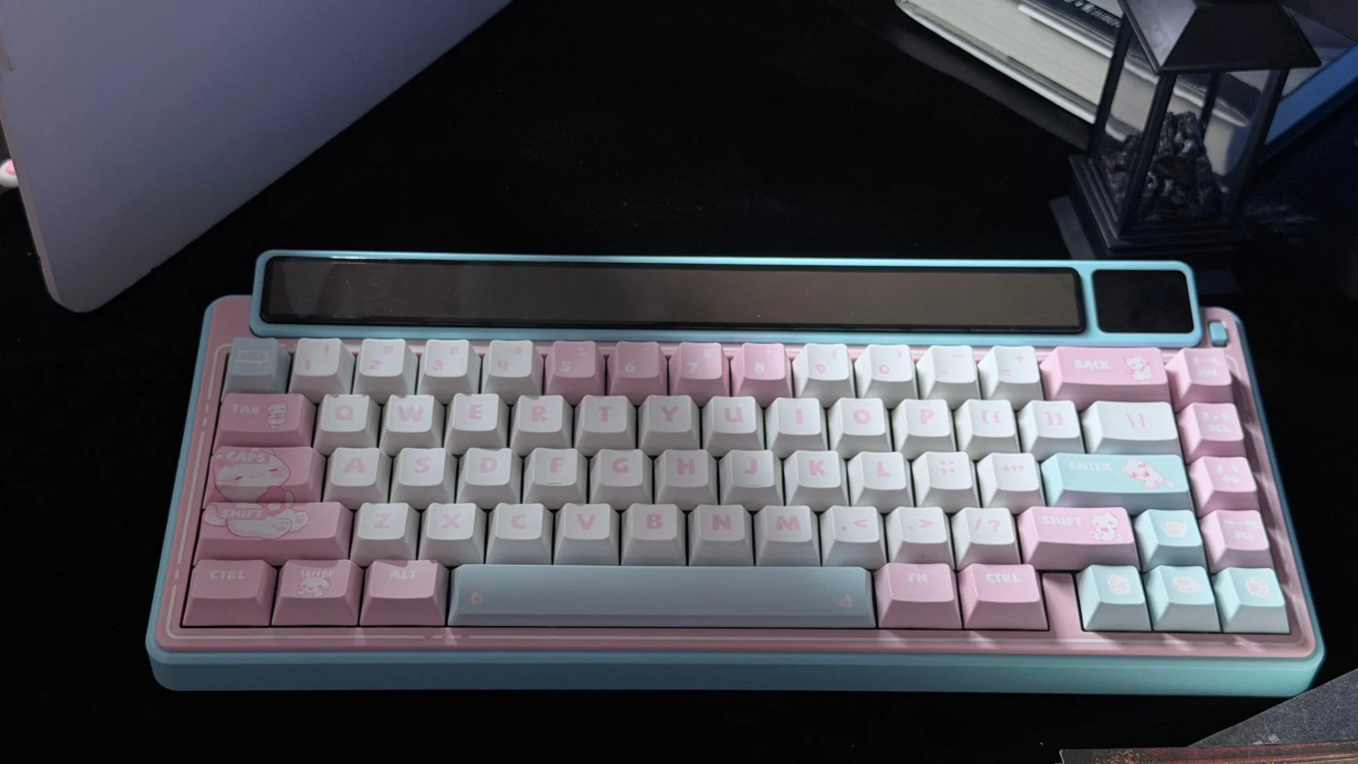 パステルカラーのAULAキーボード