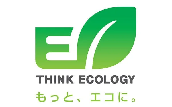 緑色の葉と「E」の文字を組み合わせたロゴが特徴的なデザインです。「THINK ECOLOGY」と「もっと、エコに。」というメッセージが、環境への意識と行動を促しています。