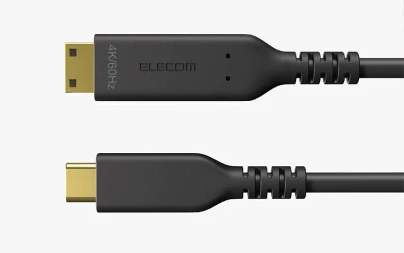 黒いDisplayPortケーブルとUSB-Cケーブル（または類似のコネクタ）が並べて表示されています。DisplayPortケーブルには「4K/60HZ」と「ELECOM」の文字が見えます。