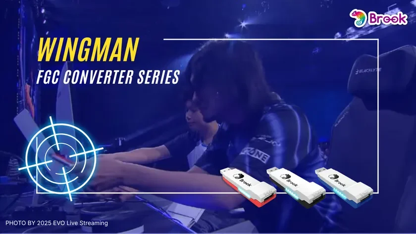 eスポーツイベントの会場でゲームをプレイする2人のゲーマーと、Brookの「WINGMAN FGC CONVERTER SERIES」製品が写っています。