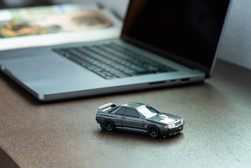 デスクに置かれたGT-Rマウス