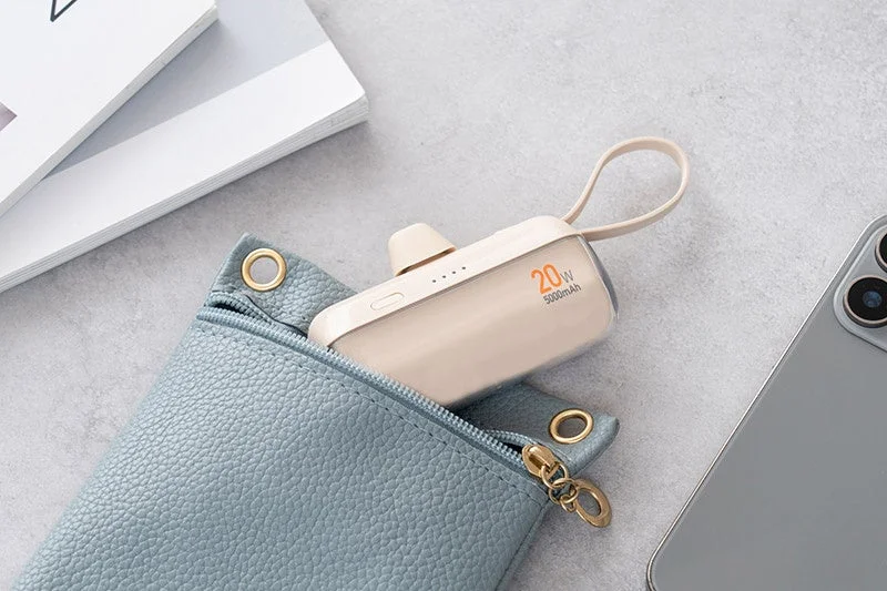 軽量・コンパクトで持ち運びらくらく