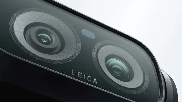 Leicaロゴとカメラモジュール