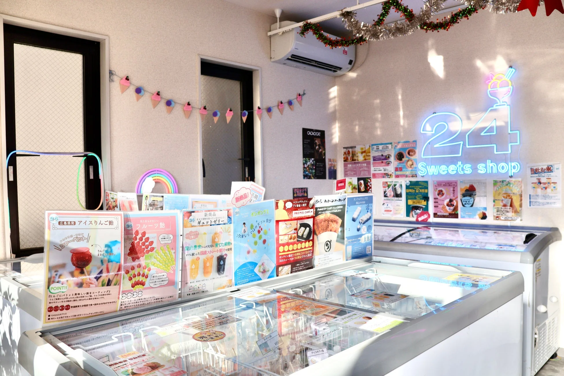 24 Sweets shop 店内、商品棚