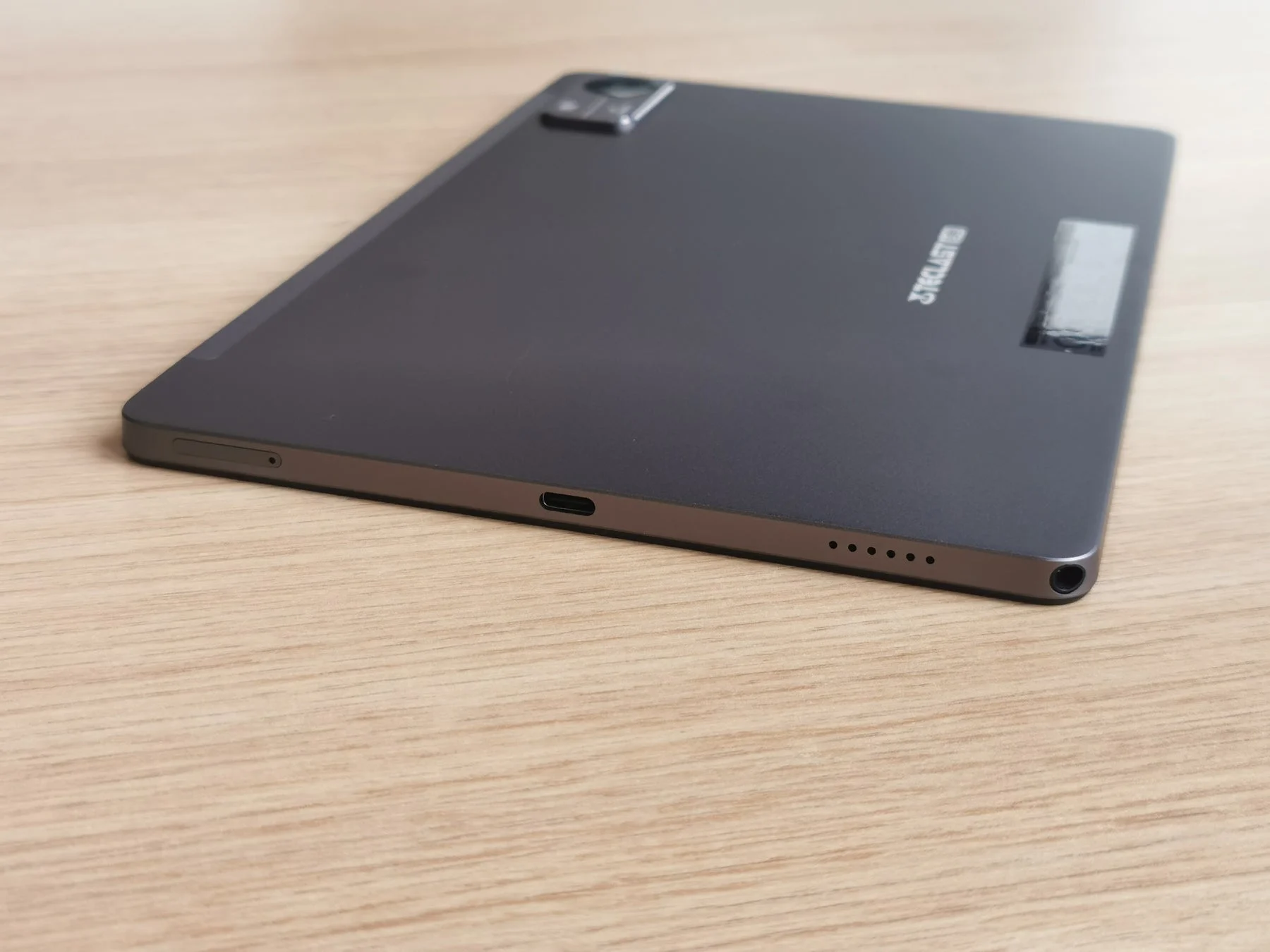 タブレットの側面とポート